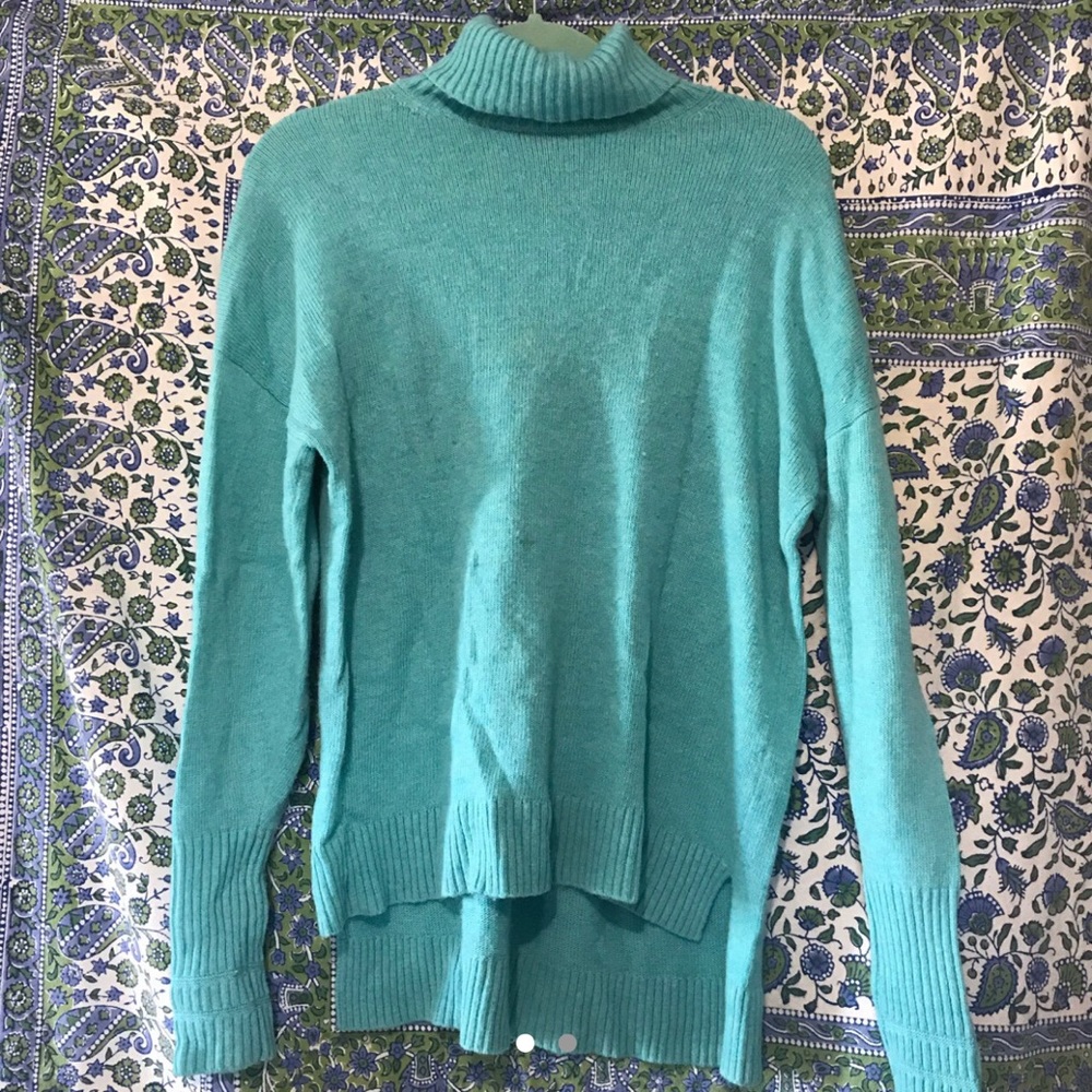 J.crew turtleneck 💫 size m